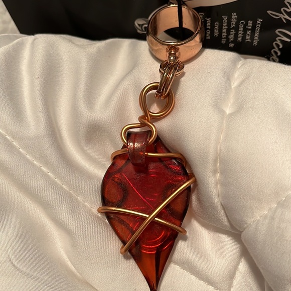 NWT Scarf Slide Accessory - Picture 4 of 9